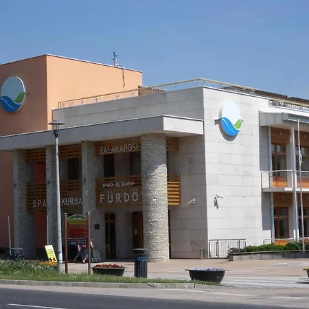 In 20675 아파트 잘라카로쉬